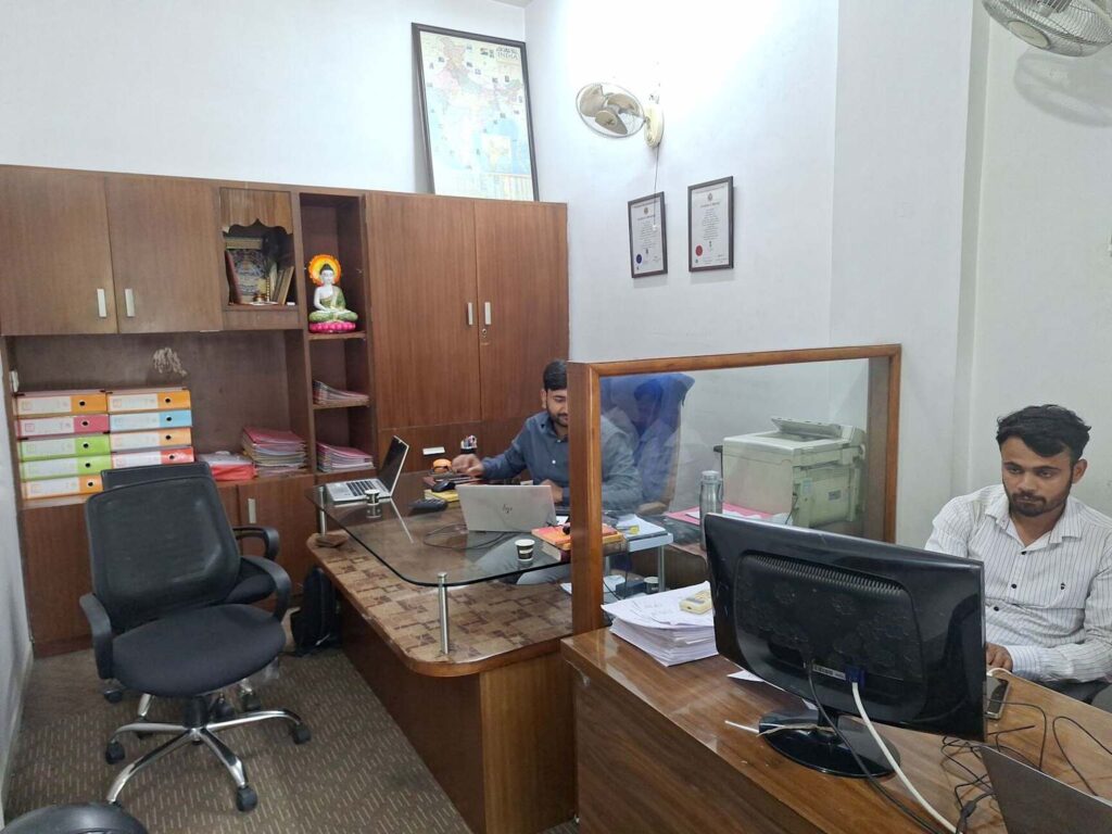 Bookkeeping services in Jaipur accountant recording business transactions